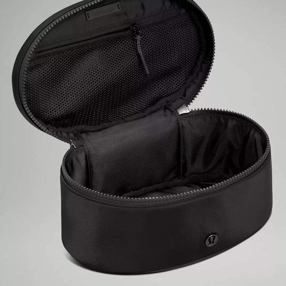 🆕WT! Lululemon Oval Top-Access Kit 3.5L in Black - Picture 7 of 13